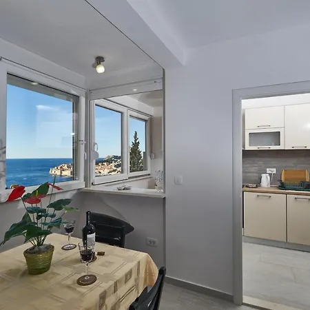 Rajmonda Apartment